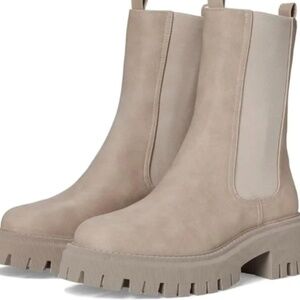 DV Dolce Vita Women's "Garden" Stone Lug-Sole Pull-On Boots Size: 9